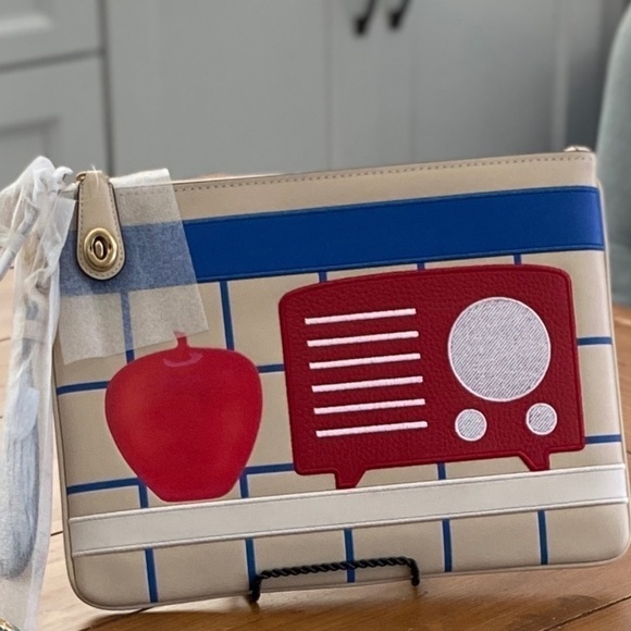 Coach Rogue Collection LARGE Turnlock Wristlet, Limited Ed. - Picture 5 of 16